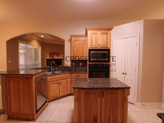 Building Photo - 2092 Rana Pk