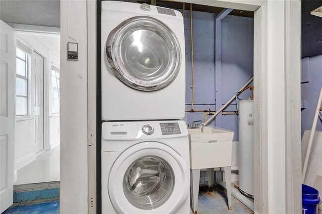 Building Photo - 775 81st St