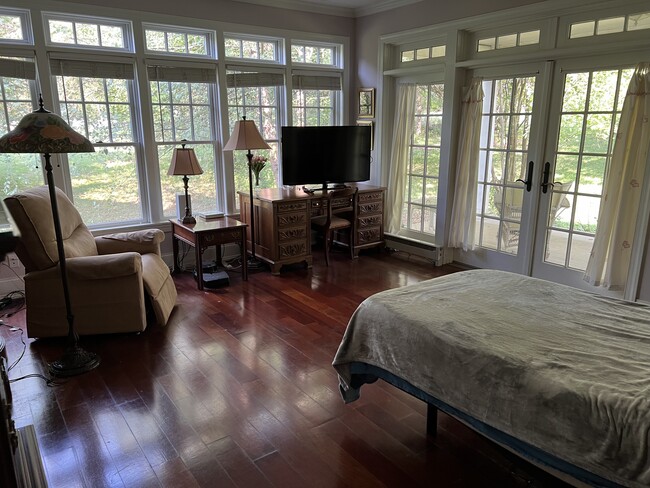 Bedroom 4 with private bath - 6017 Altamont Pl