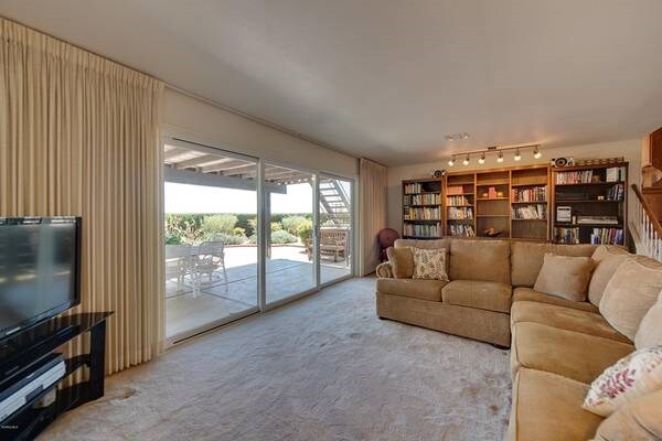 Family Room 2 - 1022 Calle Ruiz