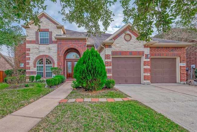 Building Photo - 25719 Oakwood Knoll Dr