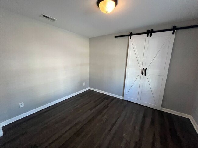 Building Photo - 5501 St Elmo Ave