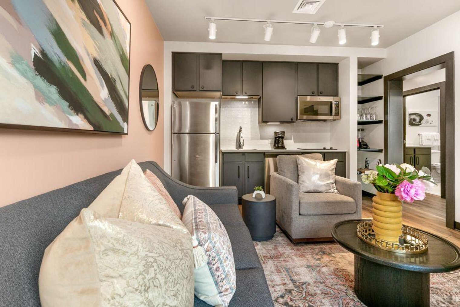 Building Photo - 611 Commerce St