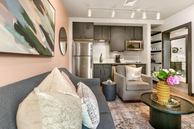 Building Photo - 611 Commerce St