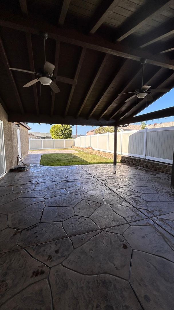 Building Photo - Beautiful and Spacious 3 Bedroom, 2 Bath Home! $3,800 Move In Ready!