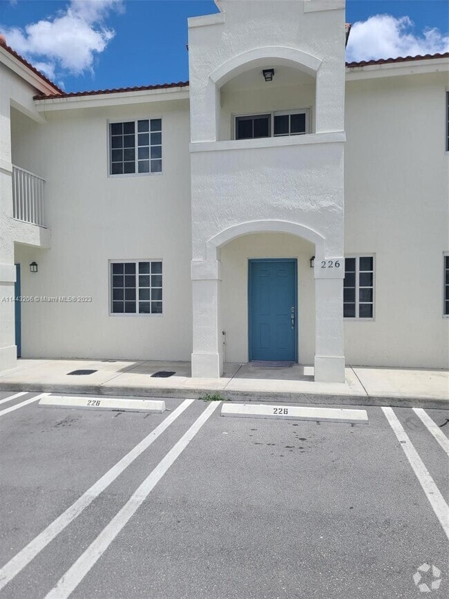 Building Photo - 226 SW 3rd Ct