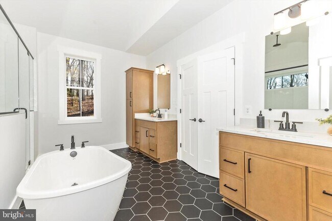 Building Photo - 1199 Hoods Mill Rd