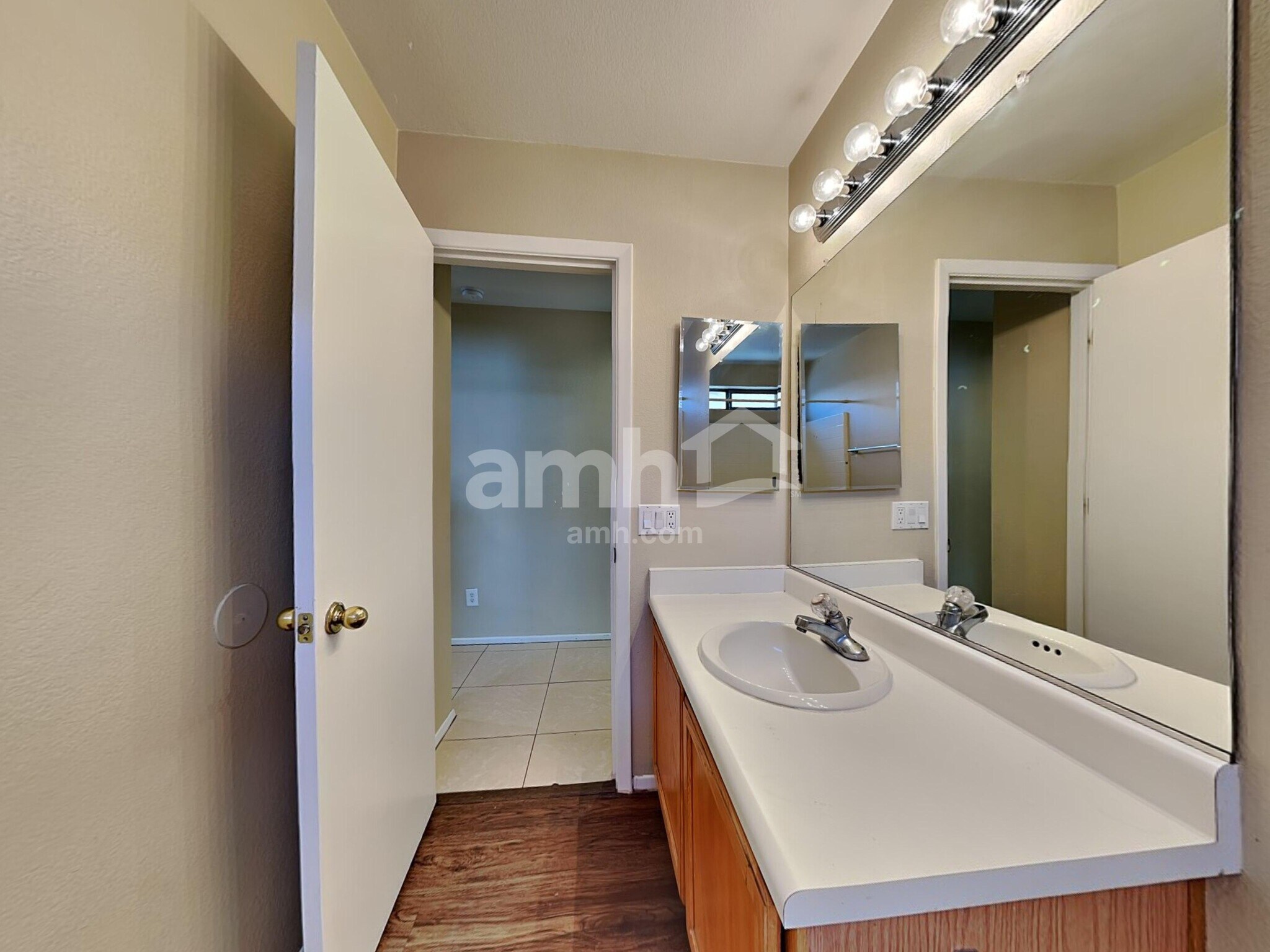 Building Photo - 8508 W Hazelwood St