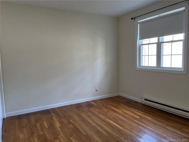 Building Photo - 1283 Hope St