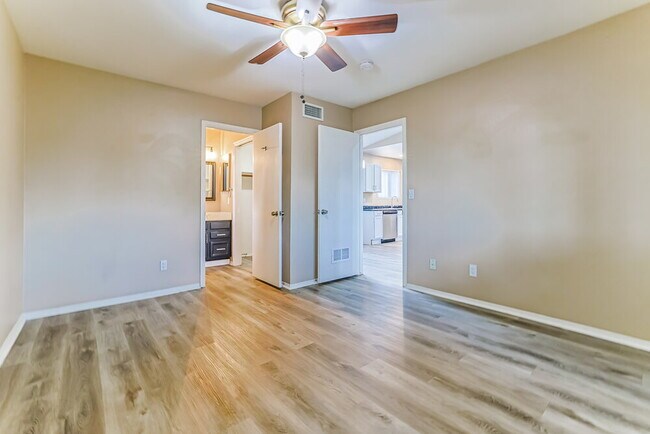 Building Photo - 4012 E Covina St