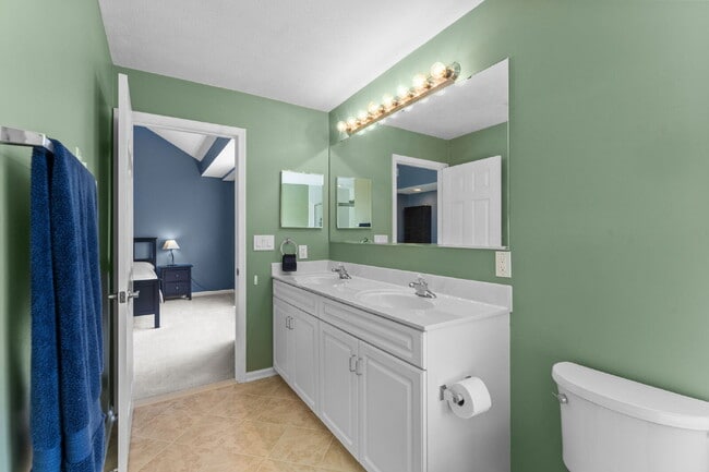 Building Photo - Welcome home to this well-maintained 4-bedroom, 2.5-bath home that offers space to grow!
