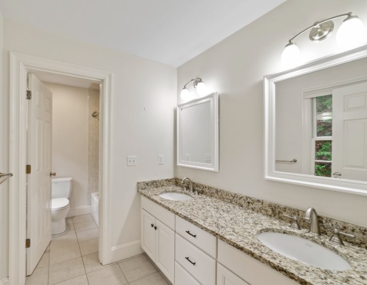 Building Photo - 15 Edgemoor Cir