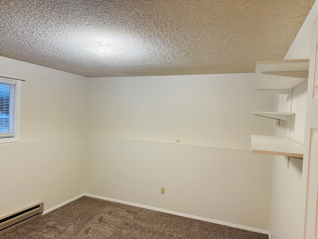 Building Photo - West End 4/2 - Garage, Deck and Fenced Backyard