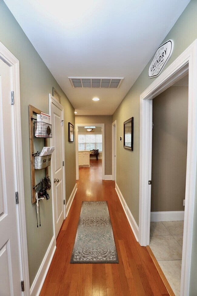 Building Photo - 1280 Winyah St