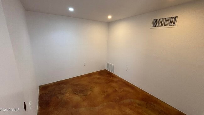 Building Photo - 5548 N 12th Ave