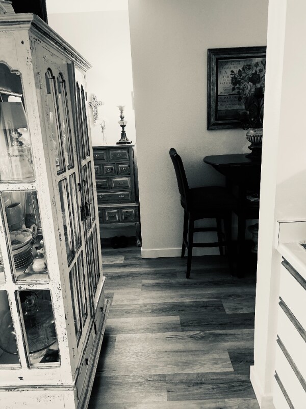 Building Photo - 334 Wells Ave S