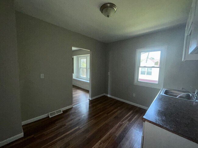 Building Photo - 459 9th St