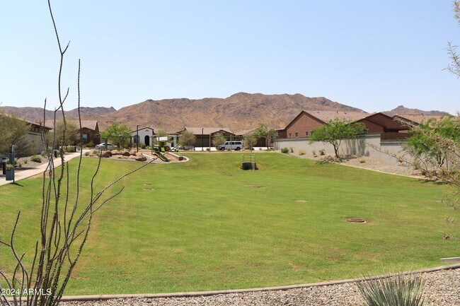 Building Photo - 1651 W Piedmont Rd