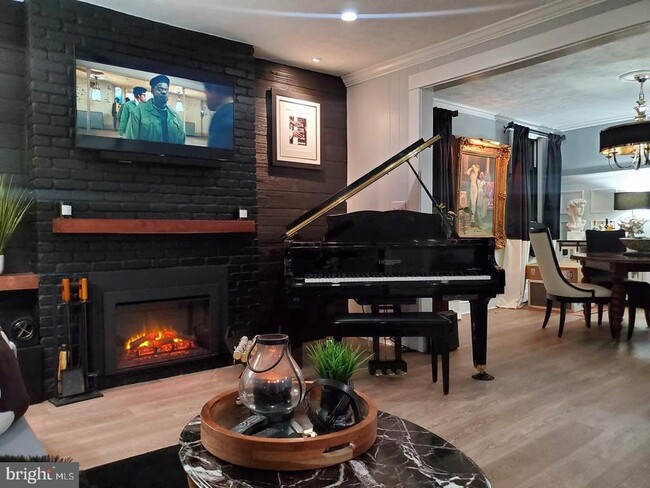 Building Photo - 3302 Richmond Ave