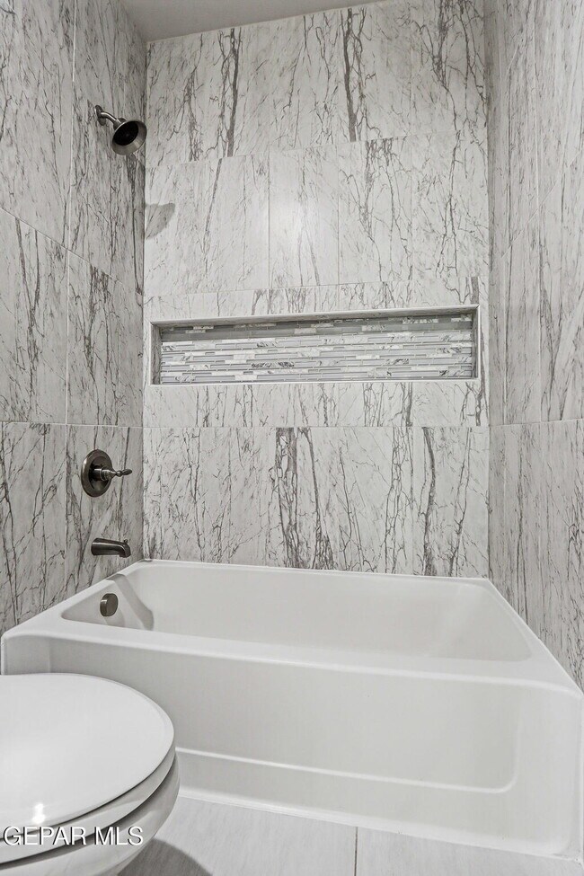 Building Photo - 151 N Halstead Dr