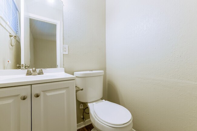 Building Photo - 5721 Melanite Ave