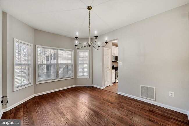 Building Photo - 8375 Mitzy Ln