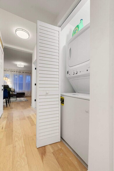 Building Photo - 618 W Patterson Ave