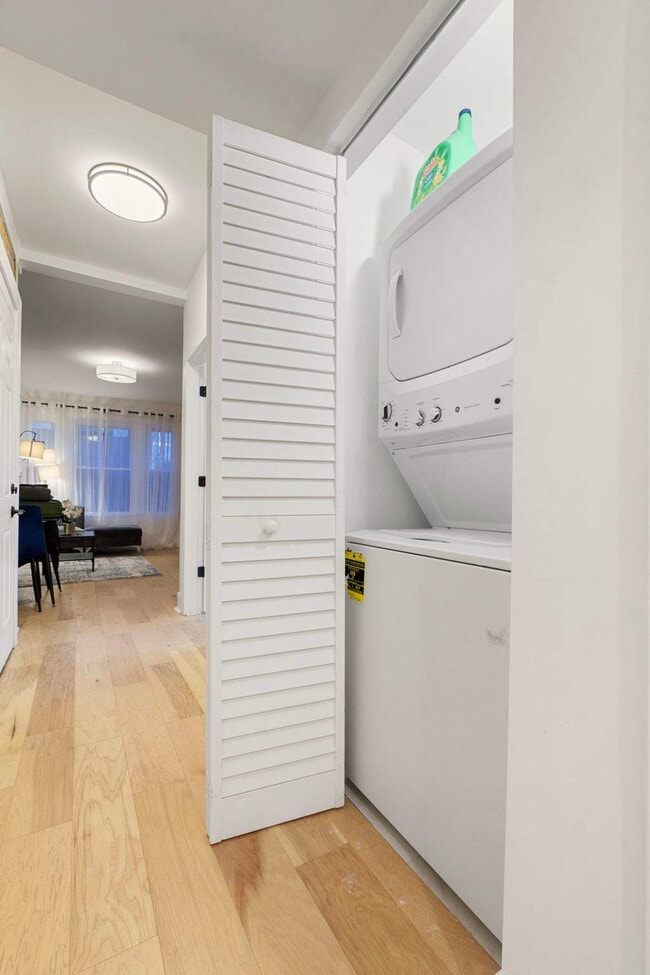 Building Photo - 618 W Patterson Ave