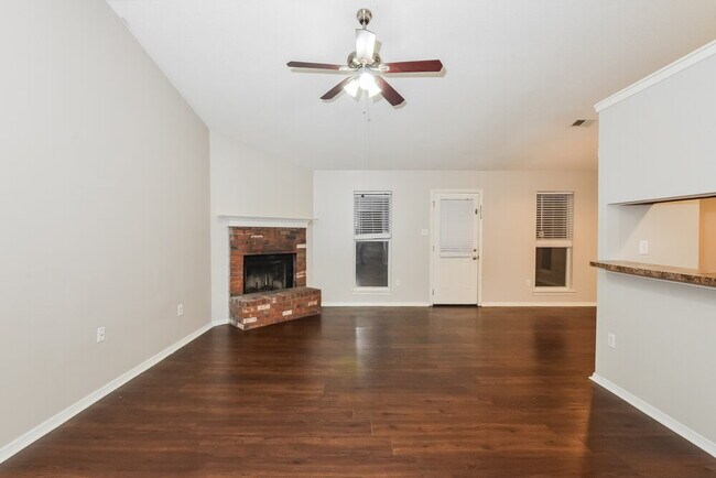 Building Photo - 10102 Williford Dr