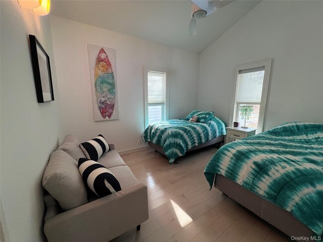 Building Photo - 42 N Menantic Rd