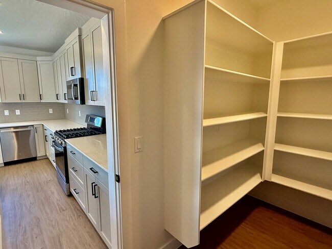 Building Photo - BRAND NEW Three Bedroom Townhome in Desert...