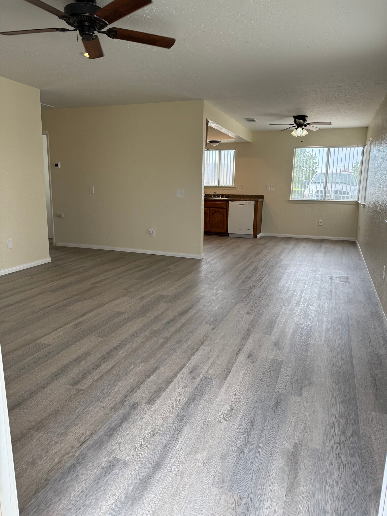 Building Photo - 13965 Smoketree St