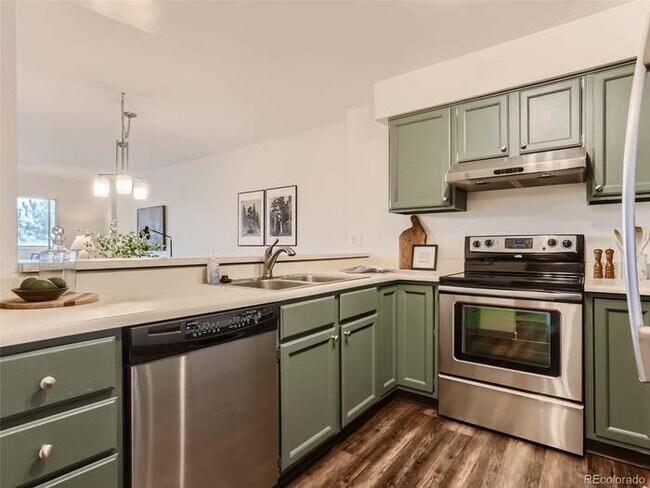 Building Photo - 7420 E Quincy Ave