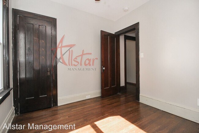 Building Photo - 2 br, 1 bath House - 1335 W 91st (up)