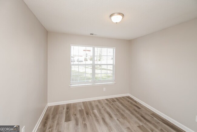 Building Photo - 5407 Sweetsprings Dr SW