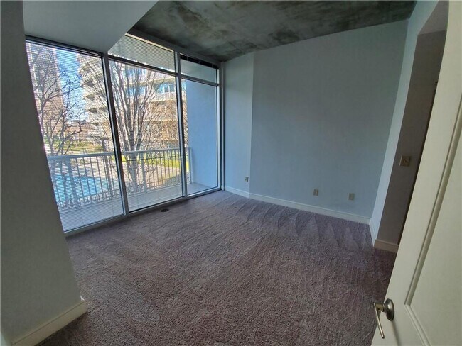 Building Photo - 950 W Peachtree St NW