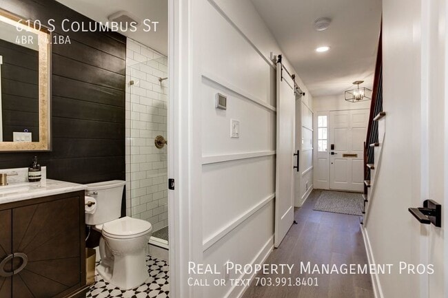 Building Photo - Stunning Corner Townhouse, Old Town Alexan...