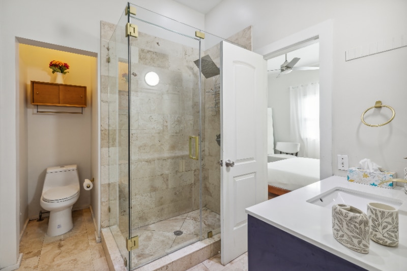 Building Photo - 27 NE 49th St