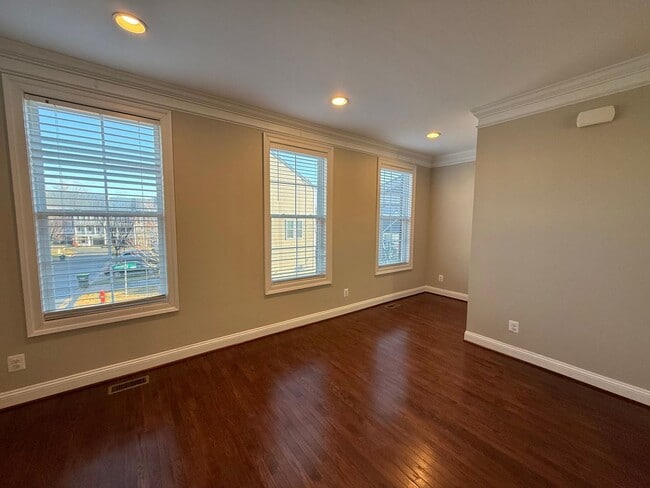 Building Photo - 2126 Avinity Loop