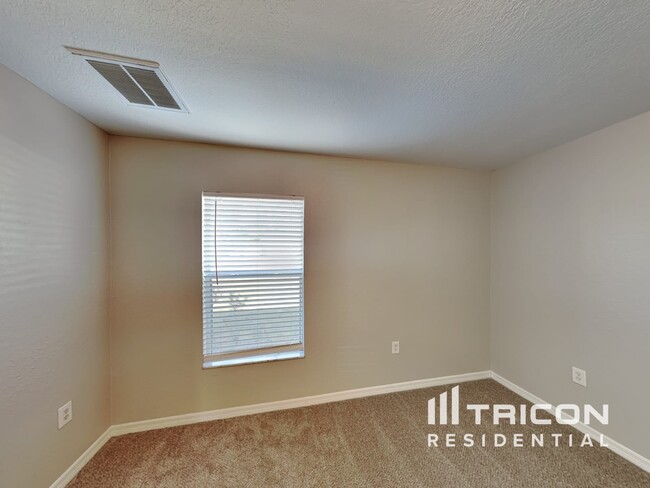 Building Photo - 3328 Montano Ave