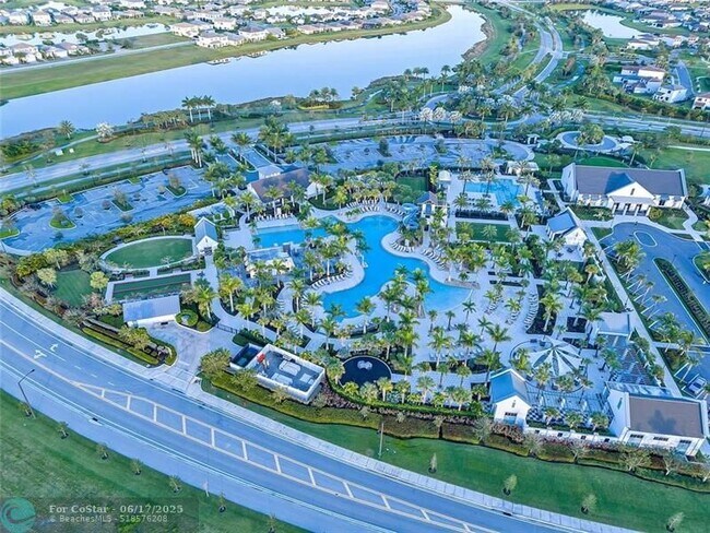 Building Photo - 14989 RedCove Pl