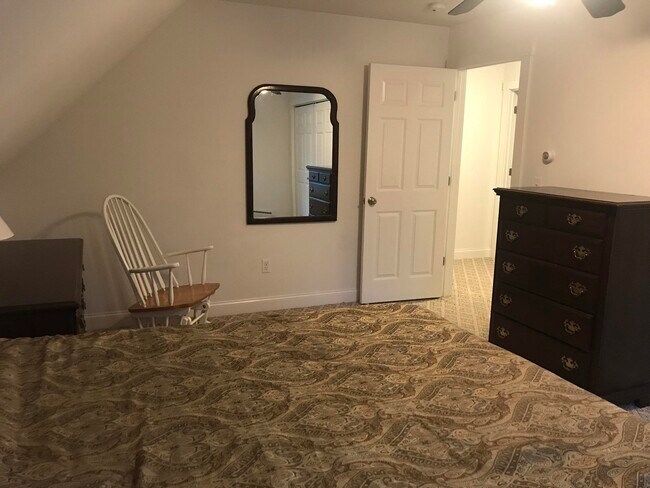 Building Photo - 562 New Hampshire Rte 103