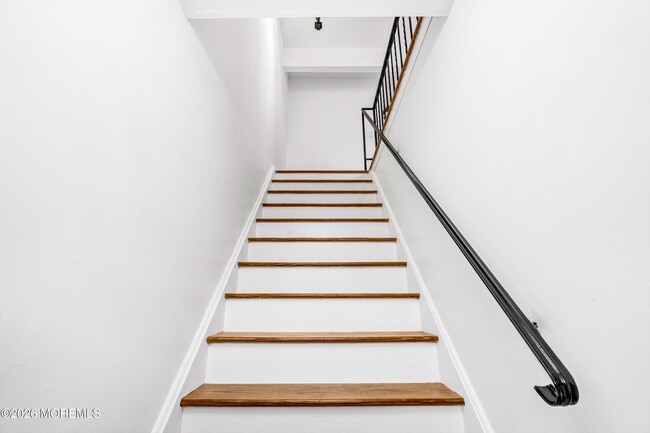 Building Photo - 720 Ocean Ave N