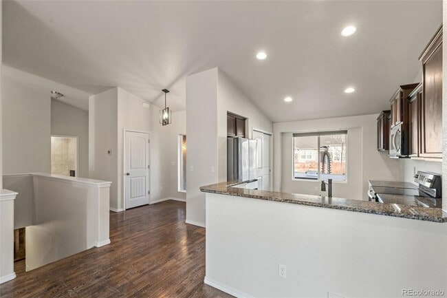 Building Photo - 2556 Hannah Ridge Dr