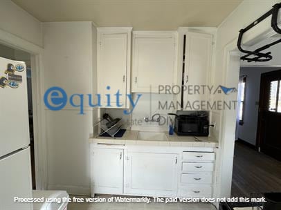 Building Photo - 640 S 900 E