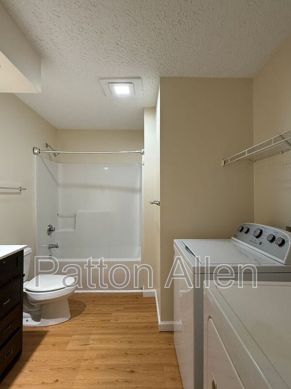 Building Photo - 2 Jenny St