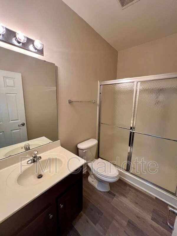 Building Photo - 7001 Mountain Top Ct