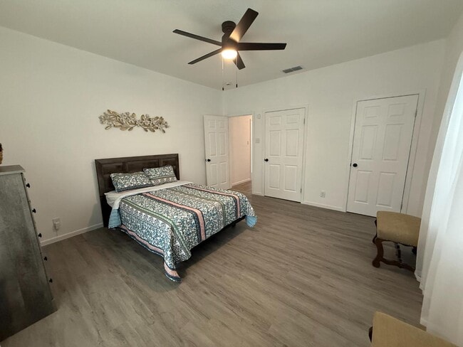 Building Photo - 727 Indiana St