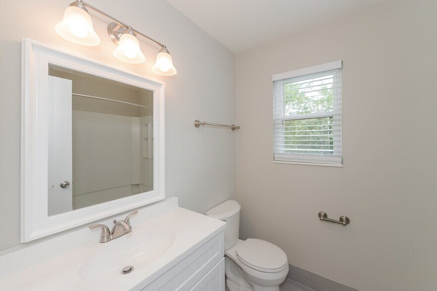 Building Photo - 520 Spring Garden Ct