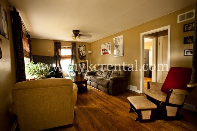 Building Photo - 4916 Juniper Dr